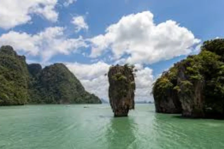 james bond island, una de las islas mas imporantes de phuket